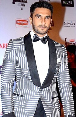 Singh at the 61st Filmfare Awards ceremony, where he won the Best Actor award for portraying Bajirao I in Bajirao Mastani (2015)